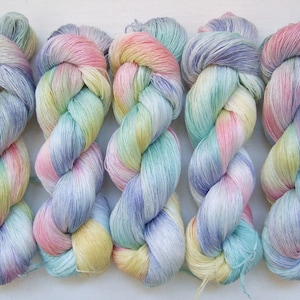 1 skein of Hand Dyed 100% LINEN yarn. 100 gr/3.53 oz, 600m / 656yd, lace weight / 3 ply, wet spun