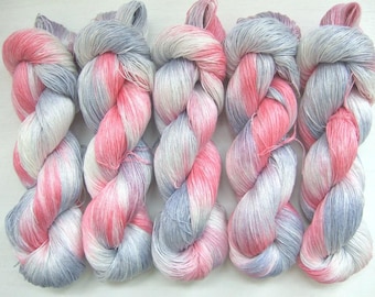 1 skein of Hand Dyed 100% LINEN yarn. 100 gr/3.53 oz, 600m / 656yd, lace weight / 3 ply, wet spun