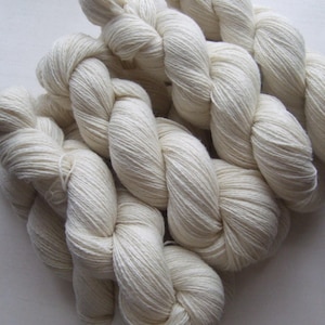 Natural undyed yarn, yarn for dyeing, fingering weight wool, 8 skeins X 100gr