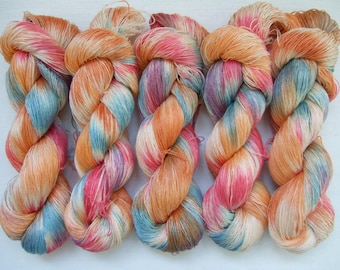 1 skein of Hand Dyed 100% LINEN yarn. 100 gr/3.53 oz, 600m / 656yd, lace weight / 3 ply, wet spun