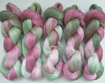 1 skein of Hand Dyed 100% LINEN yarn. 100 gr/3.53 oz, 600m / 656yd, lace weight / 3 ply, wet spun