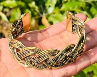 Brazalete ancho de latón hecho a mano: diseño tribal indio