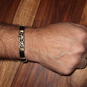 Pulsera de cuero &quot;Umbría&quot;