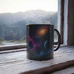Galaxy wärmeempfindliche Tasse - Farbwechsel kosmische Kaffeetasse mit Planeten & Nebel - Geschenk für Weltall Liebhaber
