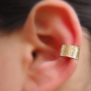 Ear Cuff - Ear Wrap - 14K Solid Yellow, Rose or White Gold - Textured 7mm Wide Ear Cuff - Non Pierced - Fake Conch Piercing - Conch Cuff