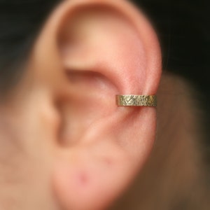 Ear Cuff - 14K Solid Yellow, Rose, White Gold - Textured 3.5mm Wide  Ear Cuff - Non Pierced - Fake Conch Piercing - Conch Cuff - Ear Wrap