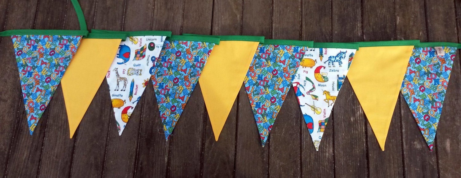 Alphabet Fabric Bunting, Décor de Pépinière, Décor d'alphabet, Bunting Drapeau, d'animaux, Bébé