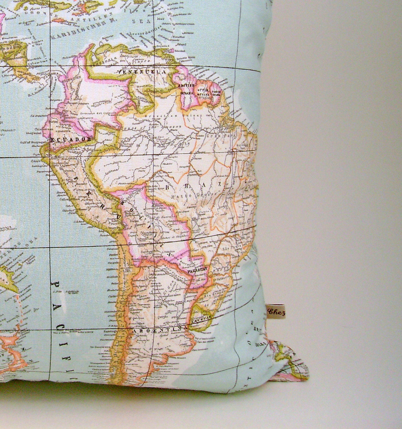 Housse d'oreiller de Carte Du Monde - Comme On Le Voit Dans Magazine Marie Claire Oreillers Décorati