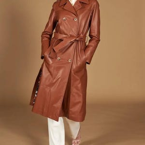 Tan Nappa Leather Trench Coat: Women&#39;s Vintage Style Belted Overcoat