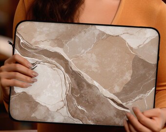 Etui na laptopa w kolorze beżowego marmuru: minimalistyczny pokrowiec na MacBooka Air Pro (13", 15")