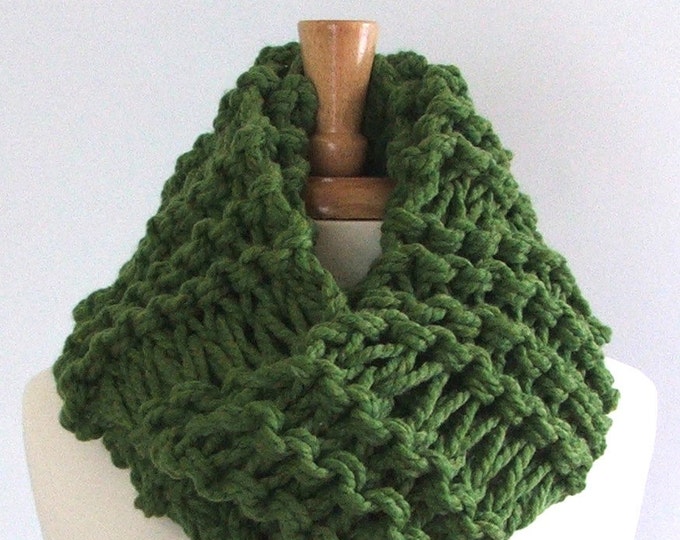 Chunky Knit Grass Green Drop Stitch Infinity Cowl Scarf - Etsy