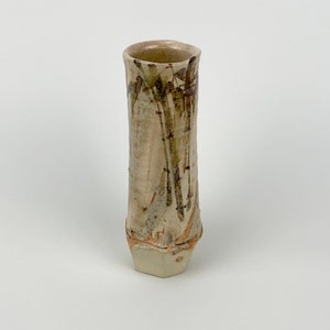 Handsome Kikiyo-Gama Vase 20th Century Japan Impressed Mark