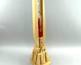 Escultura de madera ensamblada de Aurelio Sandonato firmada en la base