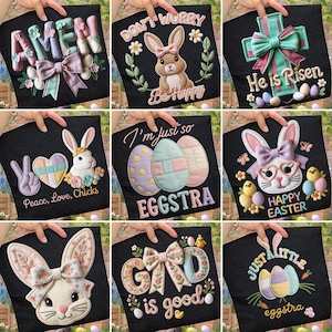 Op de afbeelding: Negen zwarte t-shirts met paasthema's. De ontwerpen bevatten zinnen als "AMEN", "Don't Worry Be Happy" en "He is Risen". Andere ontwerpen tonen paaseieren, konijntjes en de tekst "EGGSTRA". De shirts zijn versierd met pastelkleuren en bloemmotieven.