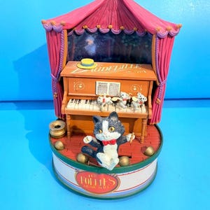 1989 Enesco “The Follies Music Hall” Vaudeville Cat & Mice at the Piano motion music box.