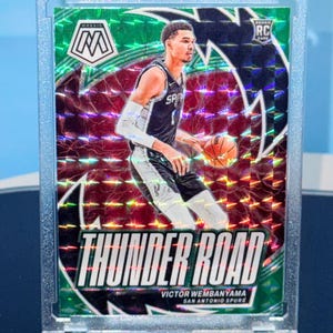 2023-24 Mosaic Victor Wembanyama RC Green Prizm