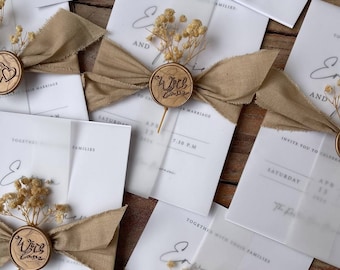 Invitaciones de boda hechas a mano con flores secas – Elegante envoltorio de pergamino – Suite de boda rústica bohemia