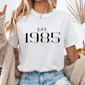Personalisiertes T-shirt, Geburtsjahr, Birthdayshirt, Geburtstagsgeschenk, Muttertagsgeschenk, T-shirt mit Zahlen Gift for Him/Her image 2