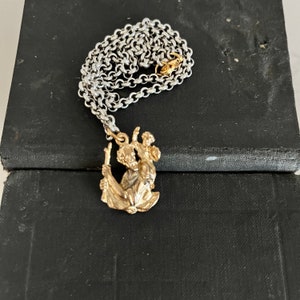 Saint Christopher Necklace Vintage Religious Necklace St Christopher vintage gold Saint Christopher pendant