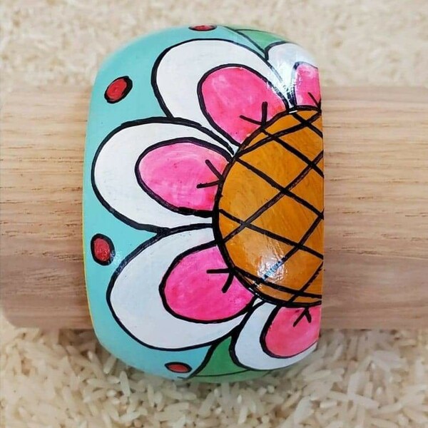 MOD Abstract Turquoise Flowers Hand Painted Wood Bangle, Original Design par Vivian Estalella