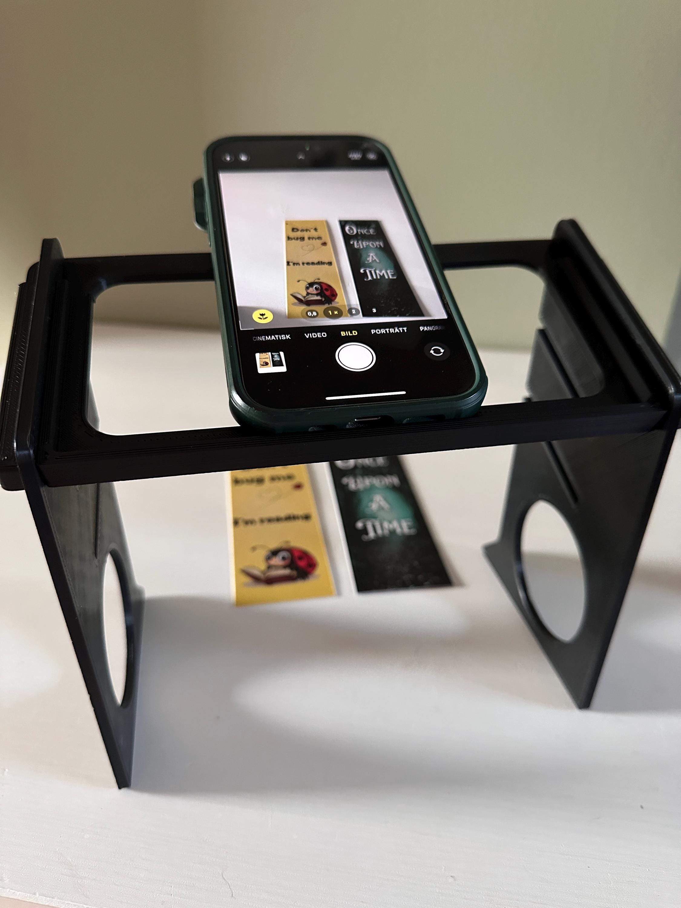 Support portable pliable pour smartphone