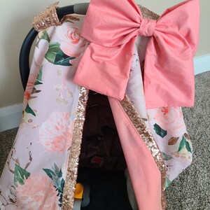 Funda para asiento de coche para bebé niña con lentejuelas florales en gris y coral, bordado personalizado, regalo para recién nacida, lentejuelas en oro rosa brillante