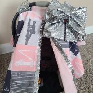 Funda para asiento de coche para bebé niña, diseño de liniero azul marino y rosa, con lazo plateado personalizado bordado, regalo para recién nacida, estampado de electricidad