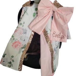 Funda para asiento de coche para bebé niña con estampado de flores ruborizadas, lazo bordado personalizado en oro rosa, regalo para bebé, lista para enviar