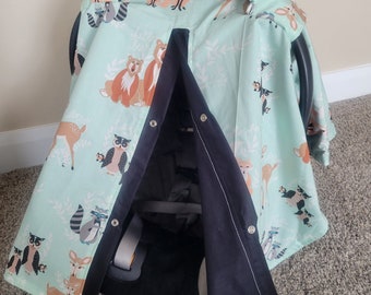 Funda para asiento de coche con diseño de animales del bosque, color menta con detalles en negro, funda para asiento de coche para niño, diseño de oso, ciervo y mapache, lista para enviar