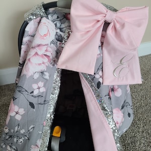 Funda para asiento de coche para bebé niña con estampado floral en gris ruborizado, lazo plateado personalizado bordado, regalo para recién nacida, estampado floral
