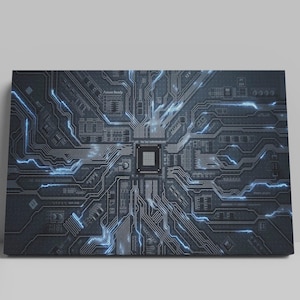 Op de afbeelding: Een canvas print met een gedetailleerde illustratie van een computerprintplaat. Het ontwerp is overwegend donkergrijs met helderblauwe lijnen die de paden benadrukken. Een centraal vierkant element is zichtbaar.