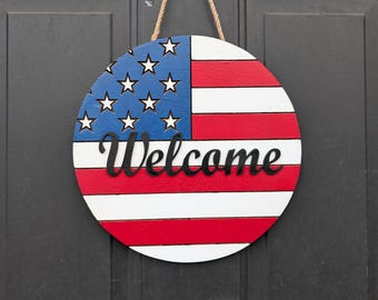 Welcome Sign: Pine Wood Door Hanger (12" Diameter)