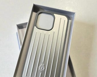 Custodia per iPhone 17 16 15 14 Pro Max / Cover da viaggio con paraurti in metallo scanalato / Custodia rigida antiurto per telefono con design a baule