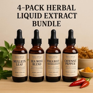 Puede incluir: Un paquete de 4 extractos líquidos de hierbas. Cuatro botellas de vidrio marrón con cuentagotas negros están etiquetadas con los nombres de los extractos: Mullein Leaf, Sea Moss Blend, Maca Root + Ashwagandha y Cayenne Pepper. El texto "VEGANO | NO OGM" también está en las etiquetas.