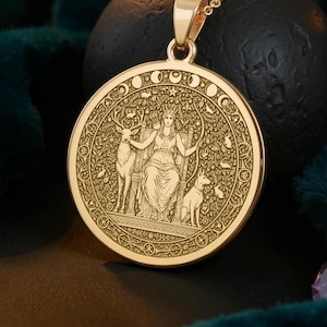Collier à pendentif Artémis : pièce de la déesse de la chasse en or 14 carats