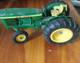 ERTL John Deere 1/16 Scale Die Cast Wide Front Tires Tractor Farm Toy