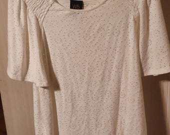 W-5 White Textured T-shirt size L