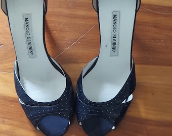 Manolo Blahnik Navy Blue Peep-Toe 3" Pumps size 36 1/2