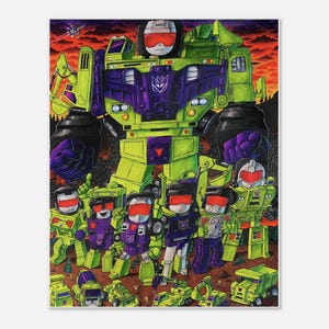 Puede incluir: Una vibrante ilustración de personajes de Transformers. La figura central es un gran robot verde y morado, rodeado de robots más pequeños en colores similares. El fondo presenta una puesta de sol ardiente y vehículos de construcción.