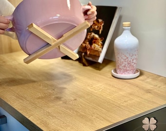 Topfuntersetzer Holz handgemacht – verstellbarer Untersetzer für heiße Töpfe & Pfannen – Nussbaum oder Ahorn – Geschenk für Küche + Einzug