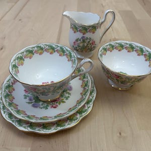 Sällsynt 1939 Royal Albert Crown China "Lojalitets"-mönster 5-delat teservis