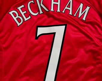 Vintage 90s Manchester United No. 7 David Beckham Football Jersey