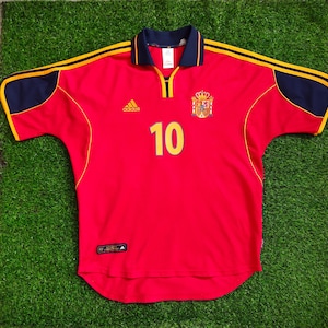 Vintage Spain No. 10 Raul Football Jersey Spain T Shirt Spain Tees Spain Jumper Embroidery Logo Red Color Men&#39;s Fit M
