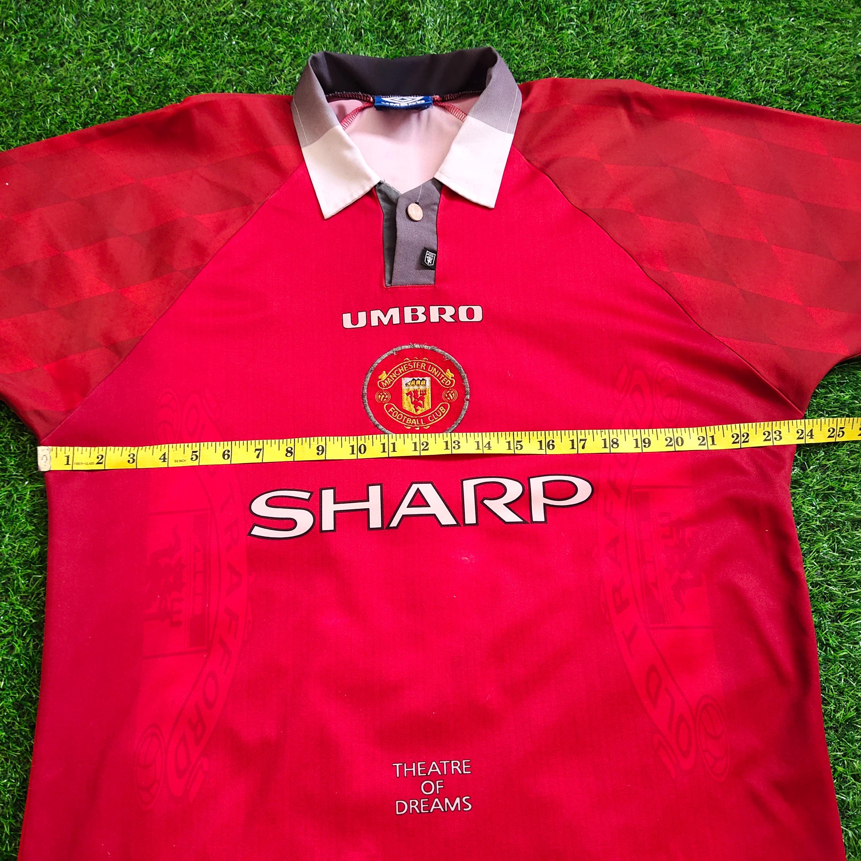 Vintage 90s DISTRESSED Manchester United No. 7 Eric Cantona