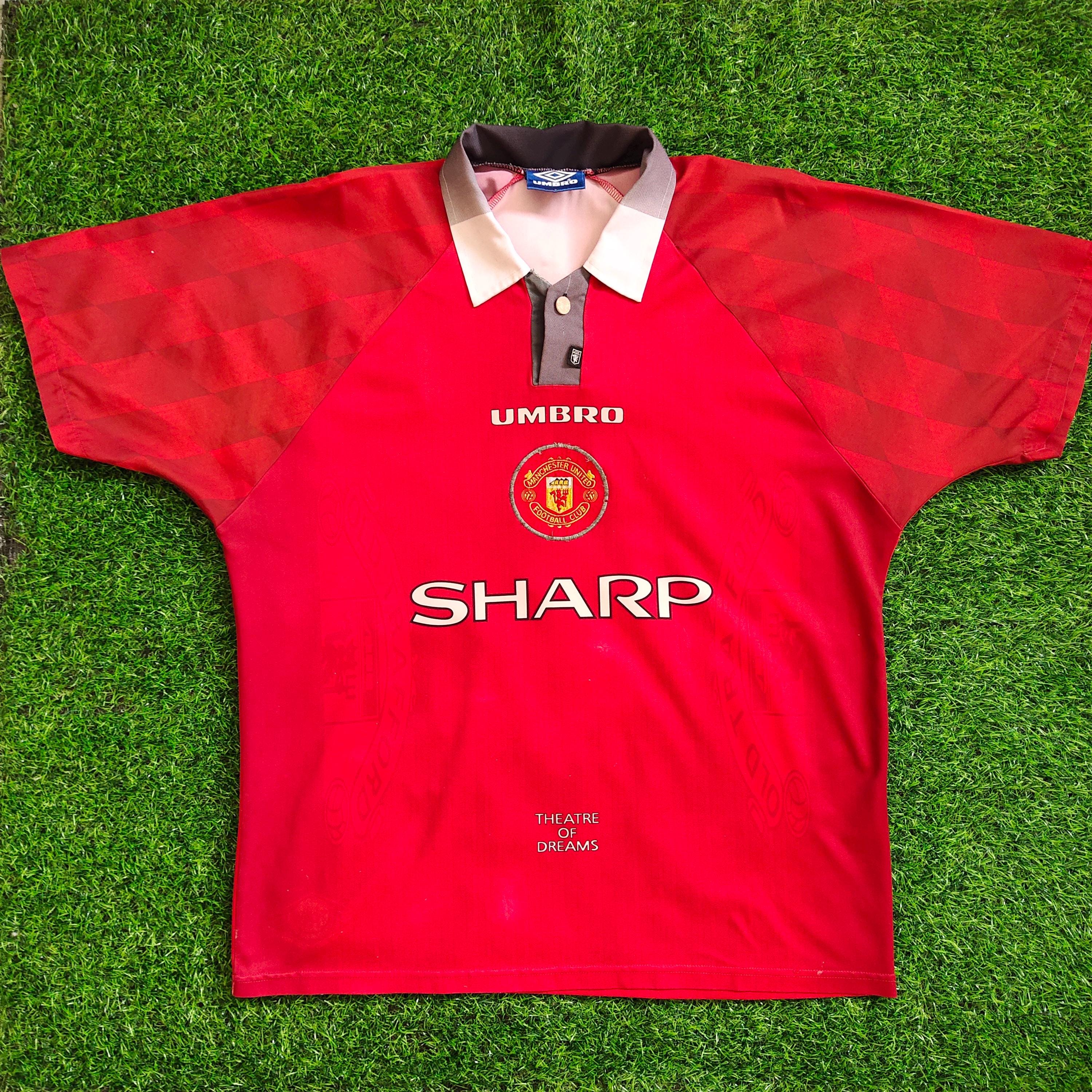 Vintage 90s DISTRESSED Manchester United No. 7 Eric Cantona