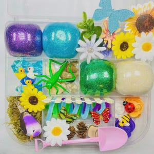 Flower Garden Playdough Kit, Sensory kit, Sensory bin, Playdoh kit, Play dough kit, Playdough kit, Sensory box, Garden sensory bin, Busy Box