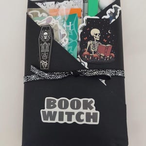 Halloween Edition: Blind Date with a Book