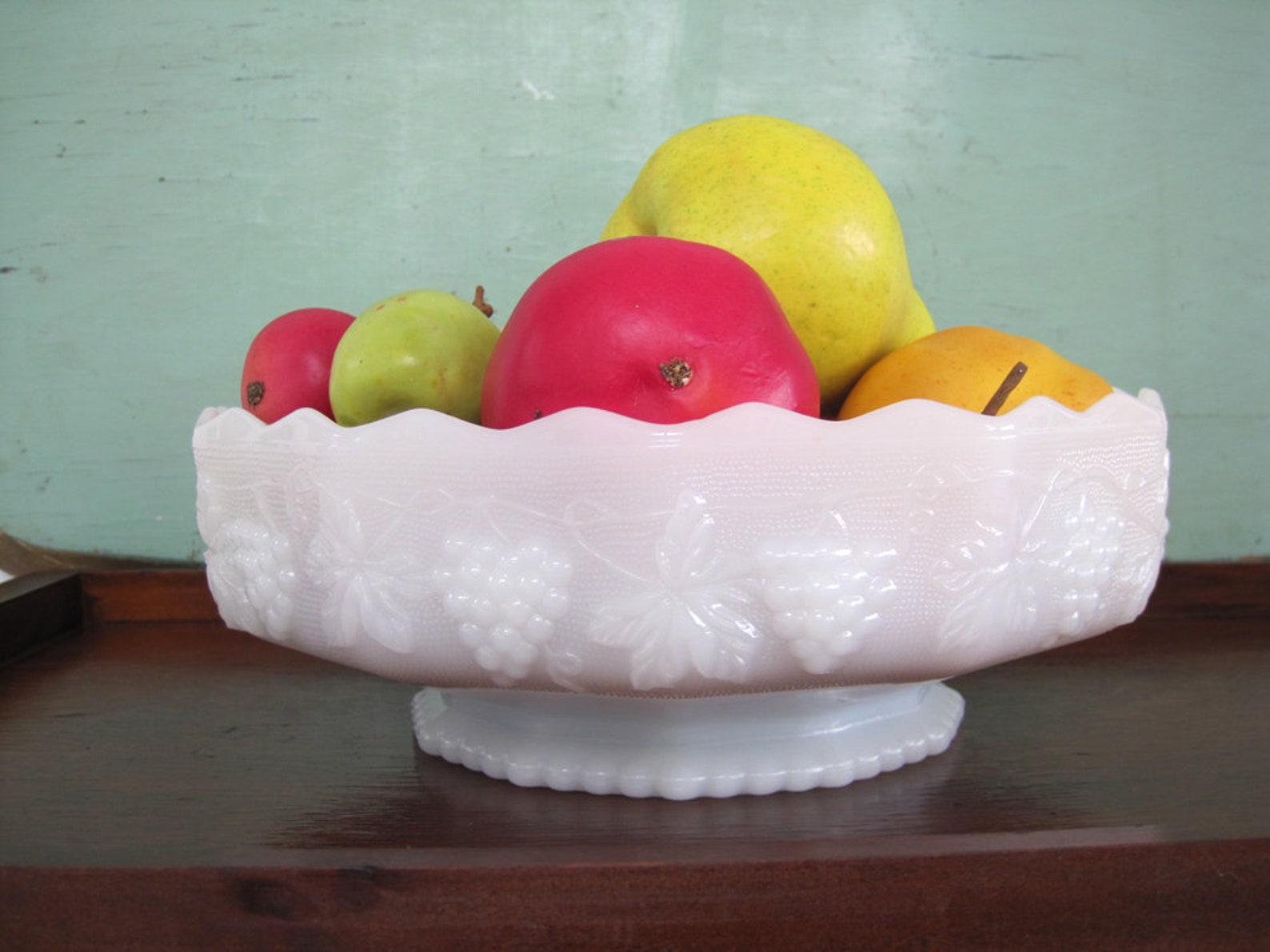 Vintage Milk Glass Grape Pattern Fruit Bowl Wedding Serving Dish Candy