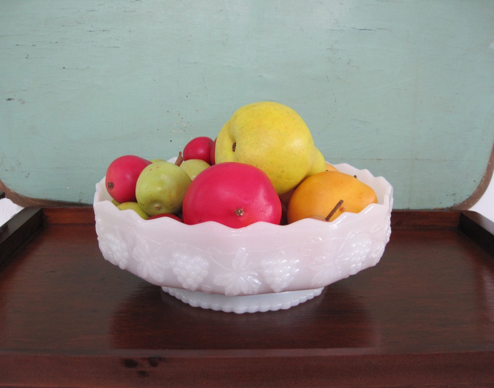 Vintage Milk Glass Grape Pattern Fruit Bowl Wedding Serving Dish Candy