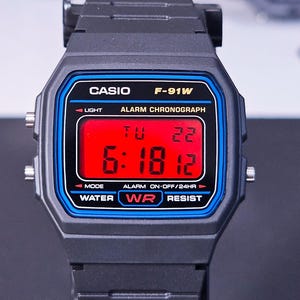 Custom Color Display Casio F91 Watch: Retro Digital Wristwatch